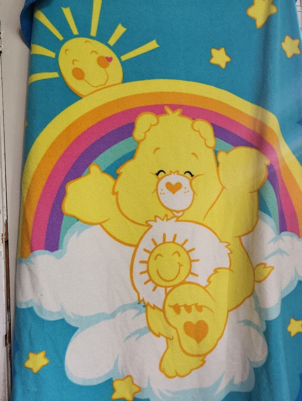 Vintage 2000 Care Bears FUNSHINE BEAR Fleece 45" x 60" Throw Blanket - Picture 2 of 4